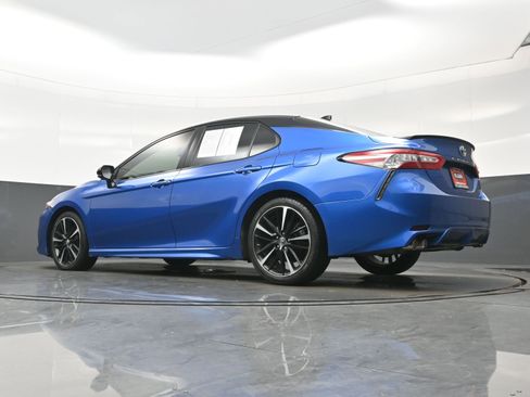 Used 2019 Toyota Camry XSE FWD image 30