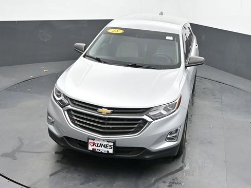 Used 2018 Chevrolet Equinox LS FWD image 34