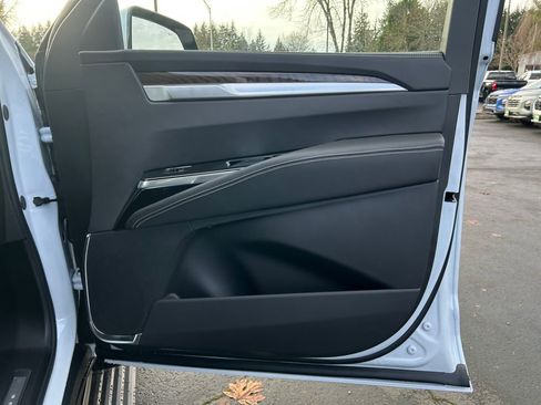 New 2026 Cadillac Escalade Platinum Sport w/ LPO, ONYX Package image 25