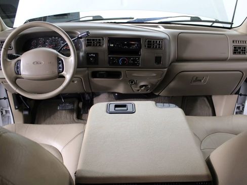 Used 2000 Ford F350 Lariat image 25