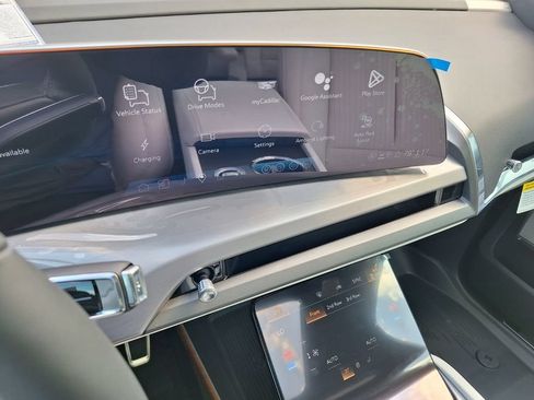 New 2026 Cadillac Vistiq Sport w/ LPO, Floor Liner Package AWD/4WD image 20