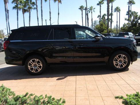 Certified 2025 Ford Expedition Max Active RWD image 5