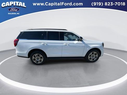 New 2026 Ford Expedition Active image 9