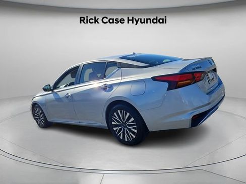 Used 2024 Nissan Altima 2.5 SV image 8