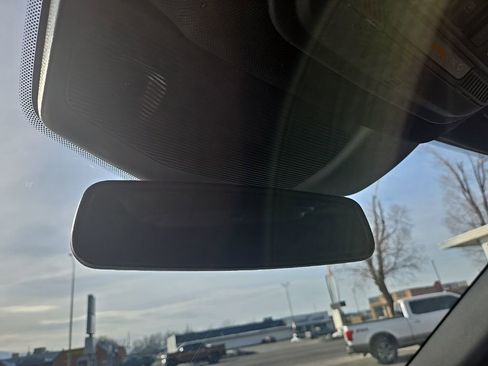 Used 2023 Ford Explorer Platinum w/ Technology Package image 22