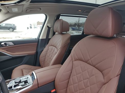 New 2026 BMW X7 xDrive40i w/ Premium Package image 7