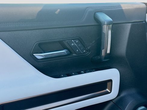 Used 2024 GMC Hummer EV 3X image 17