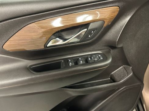 Used 2018 GMC Terrain SLE w/ Driver Convenience Package image 12