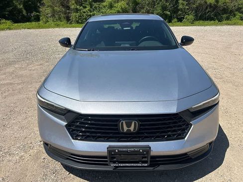 Used 2025 Honda Accord Sport image 2