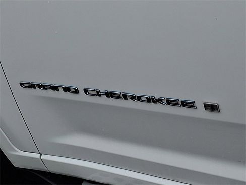 Used 2022 Jeep Grand Cherokee Overland image 33