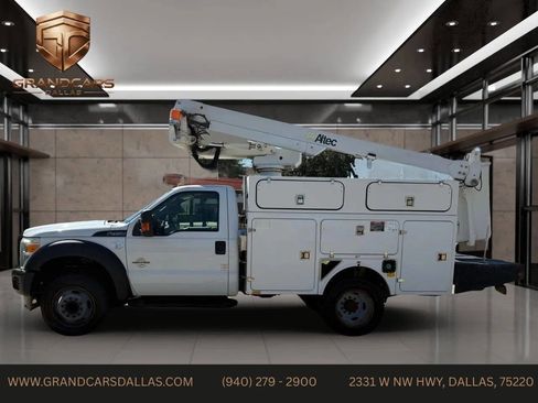 Used 2015 Ford F450 XL w/ Power Equipment Group image 2