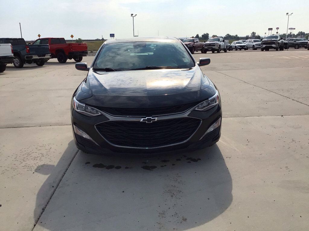 Used 2023 Chevrolet Malibu LT w/ Redline Edition FWD image 8