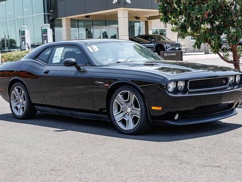 Used 2013 Dodge Challenger R/T RWD image 6