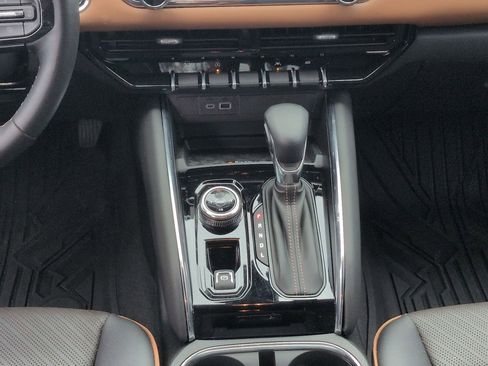 Certified 2025 GMC Canyon AT4 w/ AT4 Premium Package image 27