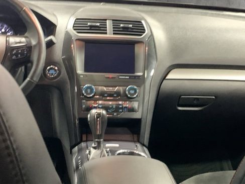 Used 2019 Ford Explorer XLT w/ Equipment Group 202A image 18