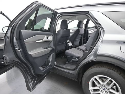 New 2026 Ford Explorer Active RWD image 17
