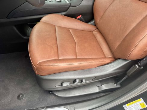 New 2025 Cadillac XT5 Sportv w/ LPO, Blue Accent Package image 19