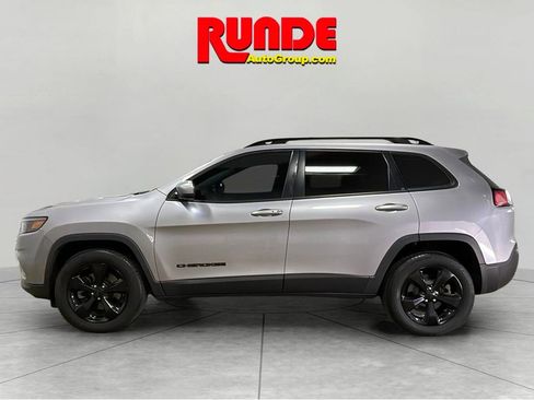Used 2020 Jeep Cherokee Latitude Plus image 2