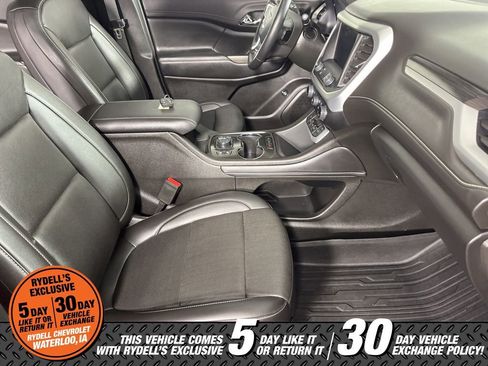 Certified 2023 GMC Acadia SLT w/ Preferred Package AWD/4WD image 17