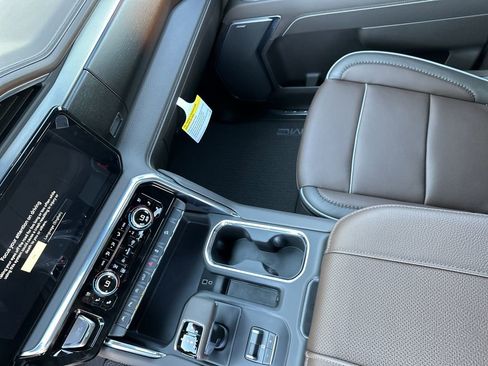 New 2026 GMC Sierra 1500 Denali w/ Denali Reserve Package image 24