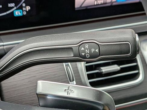 Certified 2025 Mercedes-Benz GLE 450e 4MATIC image 12
