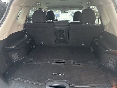 Used 2015 Nissan Rogue SV image 30