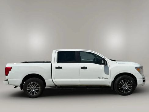 Used 2023 Nissan Titan SV w/ SV Convenience Package AWD/4WD image 8