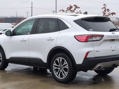 Used 2022 Ford Escape SEL w/ Class II Trailer Tow Package image 3