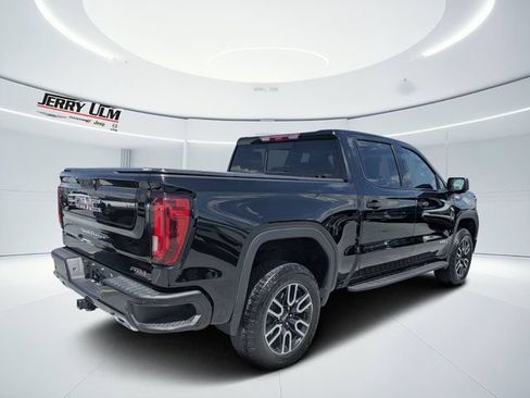 Used 2025 GMC Sierra 1500 AT4 w/ Technology Package AWD/4WD image 3