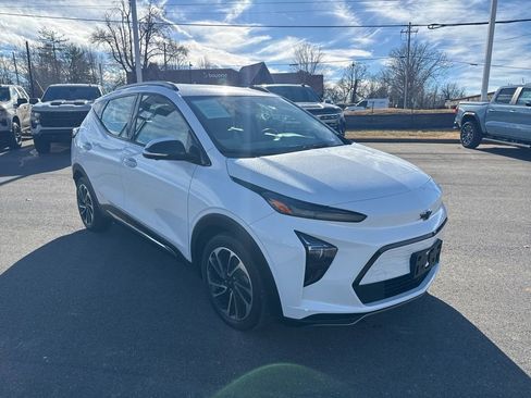 Used 2023 Chevrolet Bolt EUV Premier w/ Super Cruise Package image 7