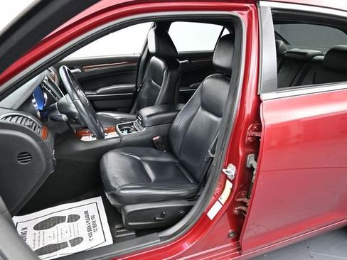 Used 2013 Chrysler 300 RWD image 11