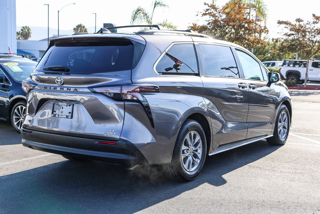 Certified 2023 Toyota Sienna LE w/ LE Plus Package FWD image 22