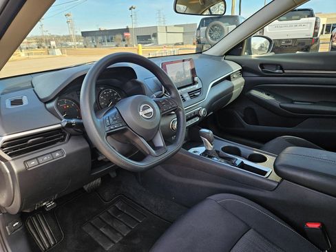 Used 2025 Nissan Altima 2.5 S image 10