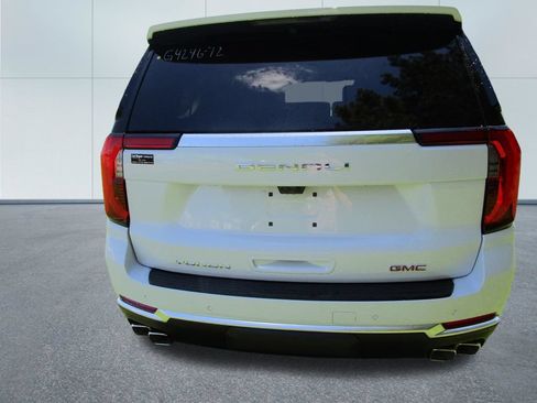 New 2026 GMC Yukon XL Denali w/ Denali Reserve Package RWD image 9