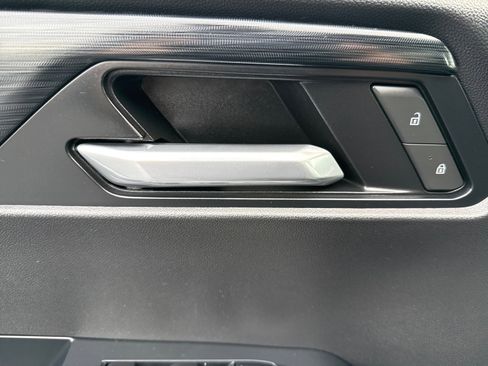 Used 2025 GMC Acadia Elevation image 26