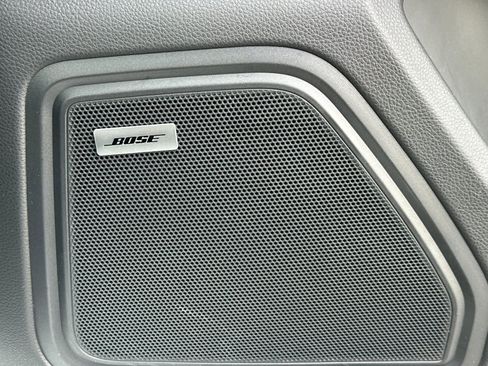 Certified 2025 Porsche Macan image 20