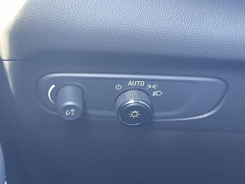 Used 2022 Buick Envision Preferred image 32