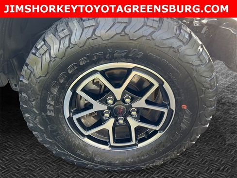 Used 2025 Jeep Wrangler Unlimited Rubicon w/ Convenience Group image 11