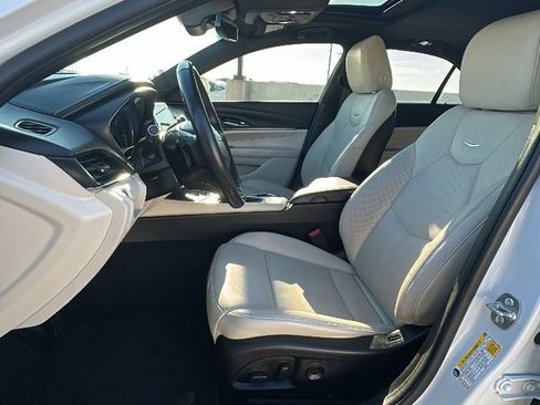 Used 2025 Cadillac CT4 Premium Luxury image 4