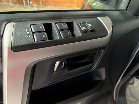 Used 2010 Toyota 4Runner Limited AWD/4WD image 16