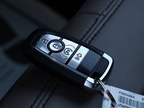 Used 2023 Ford Bronco Wildtrak image 37