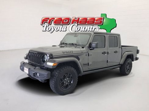 Used 2024 Jeep Gladiator Sport AWD/4WD image 1