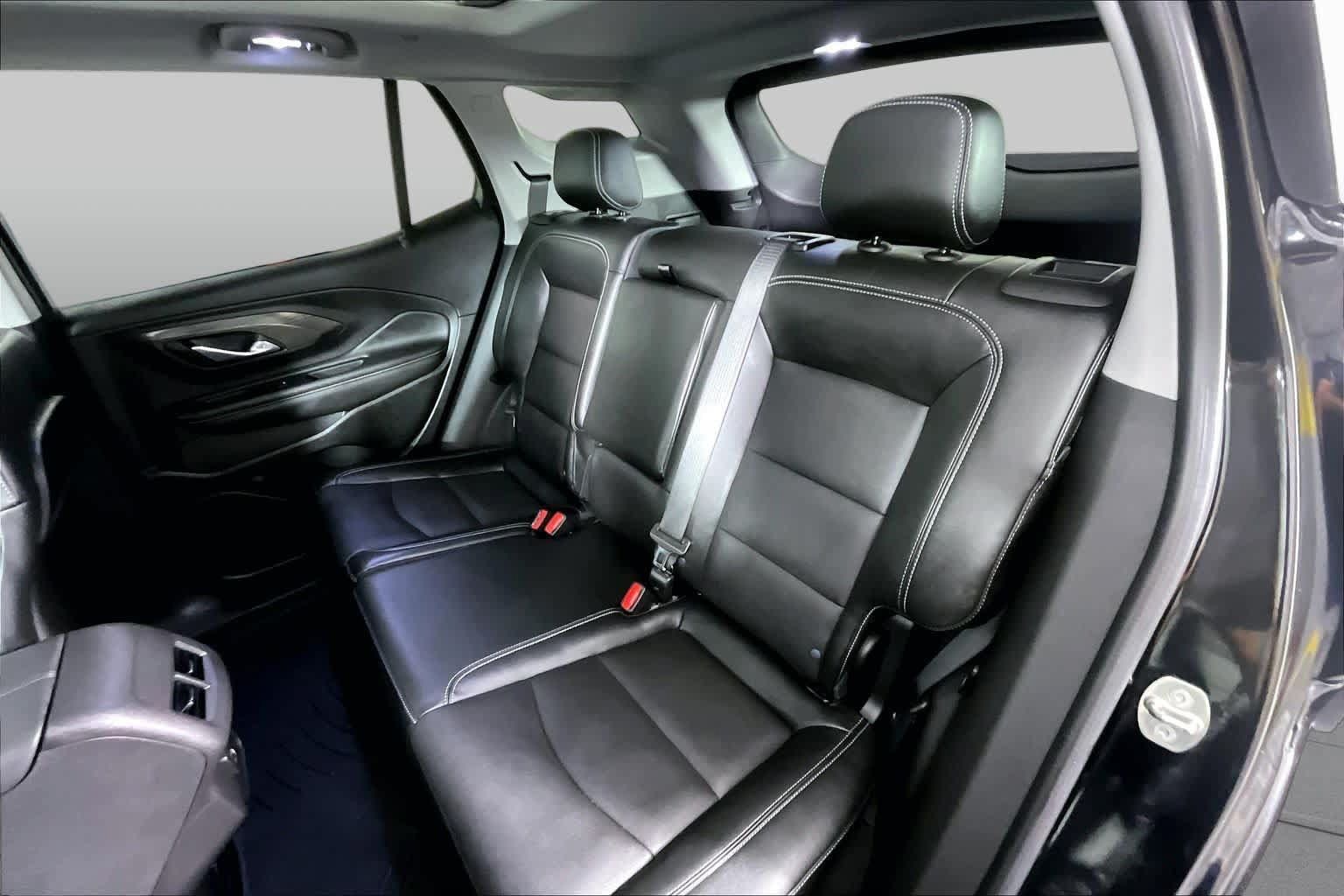 Used 2024 GMC Terrain SLT AWD/4WD image 18