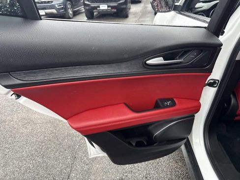 Used 2020 Alfa Romeo Stelvio AWD w/ Nero Edizione image 19