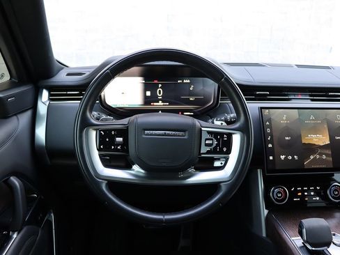 Used 2023 Land Rover Range Rover SE image 18