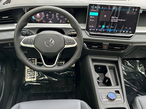 New 2026 Volkswagen Tiguan SE R-Line AWD/4WD image 13