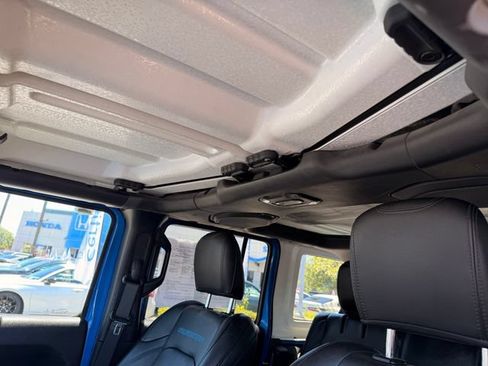 Used 2021 Jeep Wrangler Unlimited Rubicon 4xe w/ Cold Weather Group AWD/4WD image 11