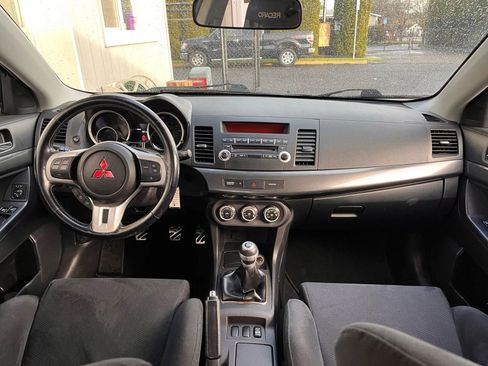 Used 2010 Mitsubishi Lancer Evolution GSR image 14
