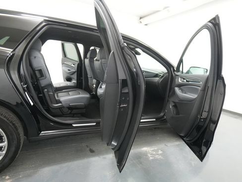 Used 2022 Buick Enclave Premium AWD/4WD image 30