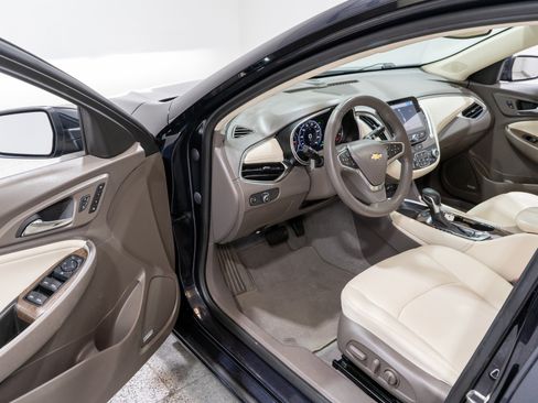 Used 2023 Chevrolet Malibu LT FWD image 12
